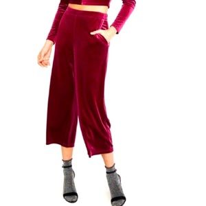Abercrombie & Fitch Women’s Red Velvet Pants - New